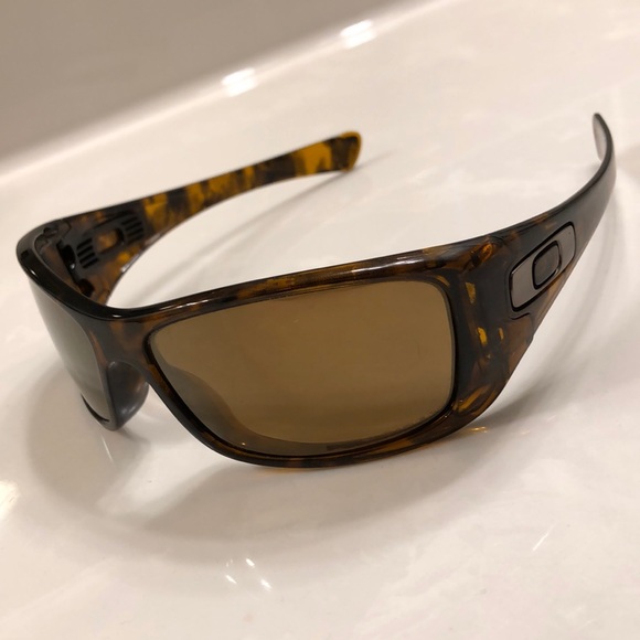 tortoise shell oakleys